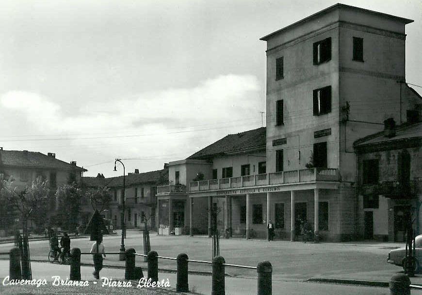 La piazza principale di Cavenago di Brianza.